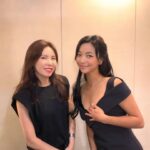 Luna Instagram - ‘30번째 생일’ 🎂 특별한 공연을 준비해야 겠다 결심한 뒤로 매일 연습에 몰두했다. 완벽하지 않아도 오시는 모든 분들께 나의 정성과 마음을 전할 수 있는 무대. 그리고 꼭 이번 생일은 팬분들과 함께하자 했던 약속을 지키기 위해 필사적으로 움직였다. 준비과정은 참으로 혹독했고, 어려운 난관이 많았다. 홍수피해와 태풍, 그리고 무더운 날씨, 바쁜 스캐줄 속에서 내가 할 수 있는 최선을 다 해 만들어 나갔다. 송영주 작가님과 생일 무대를 함께 할 수 있다면 나는 무엇이든 해내리!! 란 각오로 무대 직전까지 많은 연습과 준비를 했다. 항상 열심히 열심히만 했던 나는 즐기지 못 할 때가 많았었는데, 이번만은 달랐다. 내 컨디션이 어떠하던 상황이 어떠하던 평정심을 잃지 않고 언니와 호흡하며 즐겁게 준비하고 무대를 올렸다. 피아노를 연주하시다 보면 예민할 수 있을텐데 누구보다 나를 챙기시고 아껴주셨다.. 이 감사함을 어찌보답해야 할지.. 그리고 나도 언젠가 정말 나 자신에게 스스로 만족할 수 있는 무대를 해내리라 또 한번 다짐하고 결심했다. 정말 이렇게 멋진 분과 함께 무대를 올릴 수 있다는 영광은 절대 잊지않아야지. 꼭 언니같이 함께하는 사람에게 기쁨과 위안을 주며 영감을 주는 아티스트가 되어야지. 영주언니 미국에서 투어하시고 바로 저와 합주부터 리어설, 무대까지.. 멀리까지와서 함께해 주셔서 정말 고맙습니다. 우린 생일도 비슷하고 이렇게 잘맞을 수가 없어요 헤헤 전 앞으로 더 열심히 연습하고 갈고닦아서 언니와 무대 많이 하고싶어요 사랑하고 존경합니다! 오늘 정말 멋있었어요 고맙습니다아아💟💟 @ju_jusong 재즈피아니스트 송영주님의 정규 10집 앨범 ‘Atmosphere’ 💿 발매되었습니다아아 많이 사랑해주시고 많이 많이 들어주세요오오💟 전 정말 복받은 사람입니다. 더 많이 배풀고 나눌게요 멀리까지 와주신 팬분들과 지인분들 정말 고맙습니다. 우리 미유 아끼고 사랑해요 고마워요!! 댄스곡 못부른건 미안해요~ 다음엔 꼬옥 다른 성격에 무대에서 껑충껑충 날아다니면서 노래 불러드릴게요🐰 오늘 공연 준비 함께 해주신 초계별채 식구들 정말 고생많으셨어요 고맙습니당 @chogyestory 항상 멋진의상 준비해주는 성딘아 고마워 넌 최고야! @davidstworld