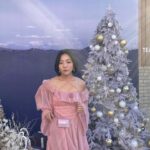 Luna Instagram - [오감테라피] 잠시, 멈춤 5분 오늘은 “향기가 휴식이 되는 공간” 티퍼런스 팝업스토어에 다녀왔어요!! 다양한 티리피가 준비되어 있었는데~ 1분, 퀴즈존 1분, 미각티리피 1분, 향기티리피 1분, 시각티리피 1분 청각티리피 이 모든 걸 5분에서 10분정도 안에 한층 한층 올라가며 다 즐기실 수 있고 정말 몸과 마음이 안정되는 느낌을 받더라구요. 갠적으로 시간이 되면 또 가서 조용히 즐기고 싶었습니다💓 아참!! 핸드크림이 새로 출시되었는데, 2가지 향으로 둘다 보습력 최고.. 향기도 좋아용~~>< 요즘 필수품 핸드크림 잘 바르고 다니세요 여러분~~💜💜 2023.11.25-12.3일 까지 #티퍼런스팝업스토어 익선동으로 가셔서 지인분들과 소중한 사람과 시간 보내시고 힐링 하세요💖💜 #아이소이 With @jyang_222 ✨✨✨ @isoi_official @teafference_official #티퍼런스 #핸드크림 #잠시멈춤 #팝업스토어 # 광고