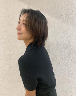 Luna Instagram - 아이소이 팝업행사& 콘서트연습 가는길!! 

얼른 팬분들과 지인분들 만날생각에 더 열심히 준비하고 있습니다. 지난번 공연에서 부족했던 점들을 보안하구 보다 더 좋은 음악을 들려드리기 위해 노력하구 이쪄요 많이 기대해주떼요오오!

2023. 12.17일 PM 4:00
‘The Love Affair A Night Of Music’ ❤️ 

see you soon!!✨☺️

#로즈코랄메이꾸옵🌷🍑
#윈드컷스타일링 ✨✨✨

M_ @hyunseungah_ 
H_ @sunjuchoi