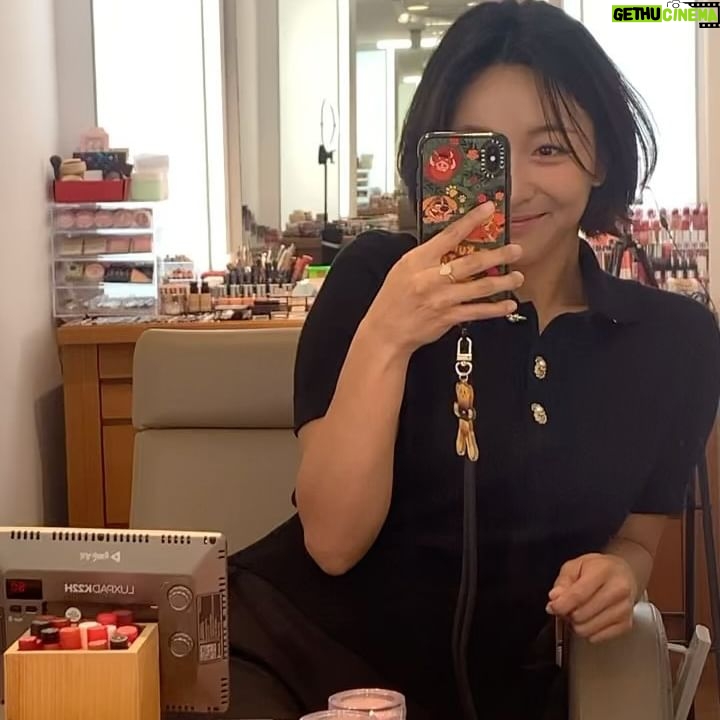 Luna - 3 Likes - 아이소이 팝업행사& 콘서트연습 가는길!!
얼른 팬분들과 지인분들 만날생각에 더 열심히 준비하고 있습니다. 지난번 공연에서 부족했던 점들을 보안하구 보다 더 좋은 음악을 들려드리기 위해 노력하구 이쪄요 많이 기대해주떼요오오!
2023. 12.17일 PM 4:00
‘The Love Affair A Night Of Music’ ❤️
see you soon!!✨☺️
#로즈코랄메이꾸옵🌷🍑
#윈드컷스타일링 ✨✨✨
M_ @hyunseungah_
H_ @sunjuchoi