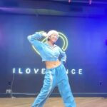 Luna Instagram - Thank you @hermosavidaluna for teaching La chA TA!! It was very surreal to watch this legendary dance in live performed by Luna. 😱😍 See you all today for 4Walls and the Meet&Greet! 😎 🎥: @ildmj . . . . . . #ILoveDanceNYC #KpopDance #FXLUNA #KpopIdol #KpopReels #explorepage #kpopdancer #LUNA #LACHATA #KpopClass #KpopDanceClass #KpopNYC #KpopReels #FX