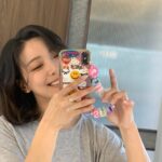 Luna Instagram - 잘지내구있죠 모듀들?❤️ 오늘도 고생많았어요 칭찬 100만번!!❤️❤️❤️ 저는 연극 열심히 준비 하구있어요!! 너무 고된 작업이지만, 끈임없이 찾아가는 제 모습이 참 좋고 고통스럽지만 즐거운 작업이라 요즘 하루하루 감사함을 느끼며 살고 있어요. 공연 기다려주시는 우리 미유와 팬분들 정말 사랑하고 사랑합니다. 고마워요 곧 만나요 우리.💜 @i_seensee