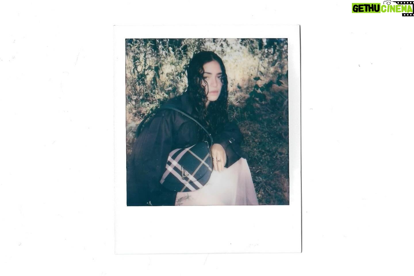 Luna Blaise Instagram - @burberry 🐎 @burberry BURBERRY ROCKING HORSE BAG @burberry 🐎 @burberry #ad