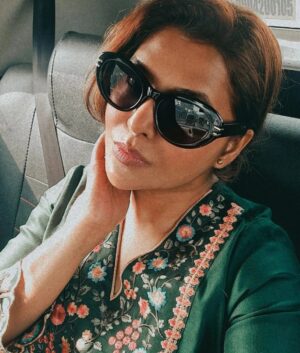 Luviena Lodh Instagram - Wishing u guys a very happy n prosperous new year!