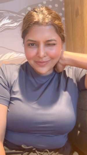 Luviena Lodh Instagram - Follow ur heart it knows the way! Do not seek validation! Do u agree?