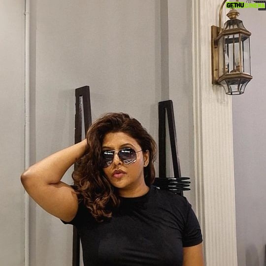 Luviena Lodh - 3 Likes - Aap ko kya chahiye?