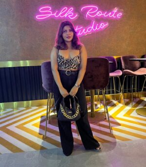 Luviena Lodh Instagram - At an event!

#luvienalodh #silkroute #event
