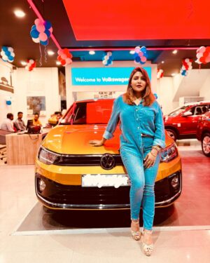 Luviena Lodh Instagram - New love, VW in the house!

Which idol shld I put in the car