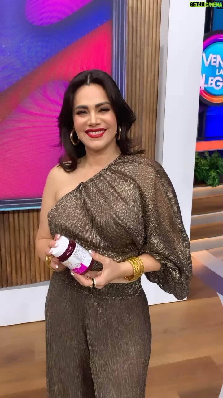 Luz Elena González Instagram - Un tip antes de terminar mi llamado es usar las gomitas de Galasimi Forte 😍😍😍