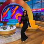 Luz Elena González Instagram – Un excelente y feliz inicio de semana familia hermosa!😍😍😍 desde el foro de @vengalaalegria ✨☺️ 
Outfit @dreamsfstudio