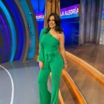 Luz Elena González Instagram - ¡Que venga la Alegría! 💖💞 Outfit @liverpool_mexico