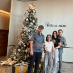 Luz Elena González Instagram - Feliz Navidad para todos con mucho amor!!!!! Que Dios los llene de bendiciones, amor, salud y abundancia 🎄🎁❤️🎅🏼🥂.... #navidad #familia #amor #paz #union #travel #Dubai