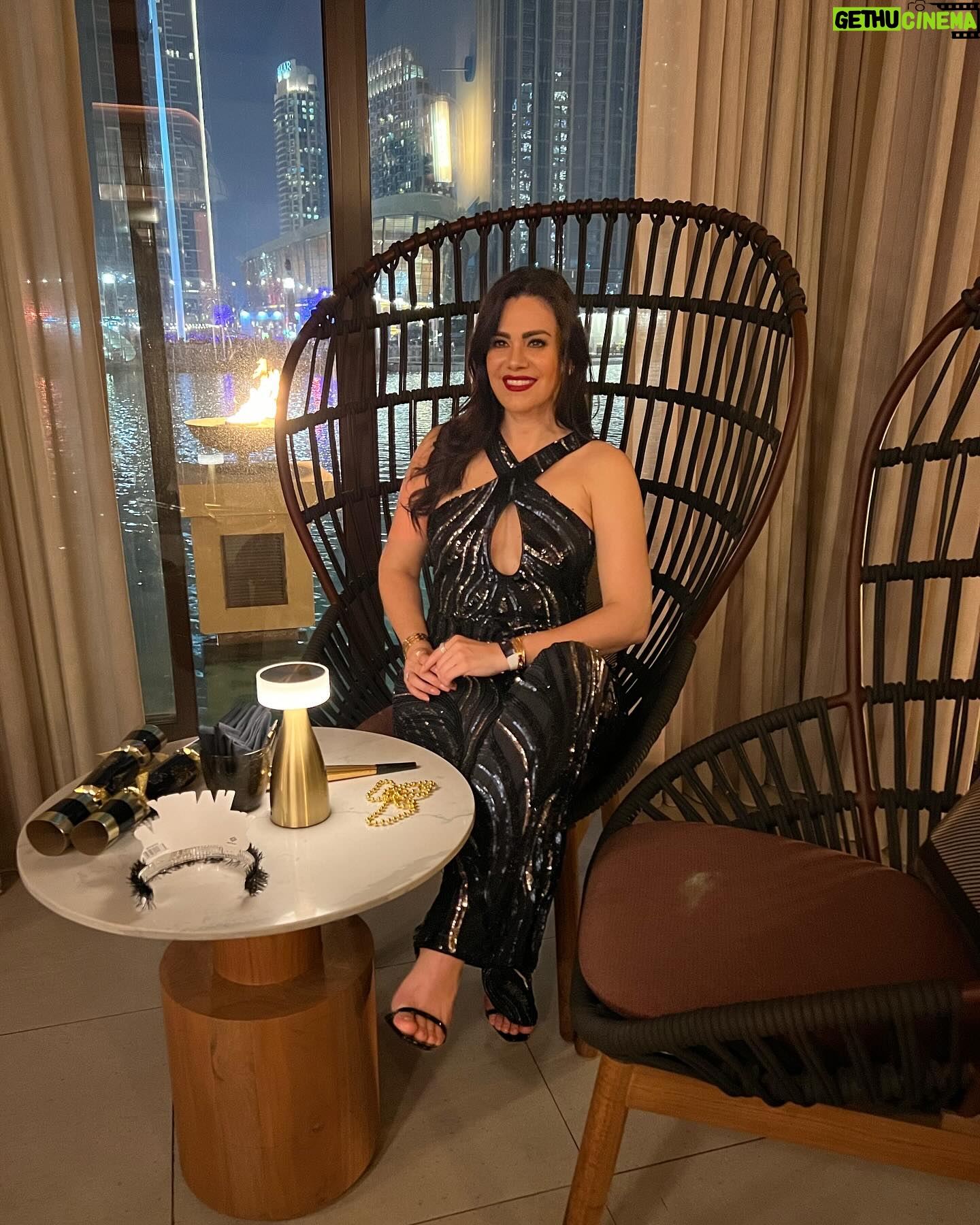 Luz Elena González Instagram - Gracias 2023 por todas las bendiciones que me diste!!!! Sueños cumplidos y mucha felicidad♥️♥️♥️♥️ 2024 te recibo llena de ilusión y a seguir disfrutando cada momento de mi vida con todas las personas que amooooooo mi hermosa familia ♥️♥️♥️♥️ que sea un gran año para todos ustedes mis amores 🍾🎉🎈🎊