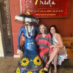 Luz Elena González Instagram - No podríamos estar más consentidos!!!!!! Estamos felices, Abu, Santi y yo disfrutándonos como nunca 💕💕💕💕 gracias DAVID😍 por todas tus atenciones❤️ gracias a @hrhrivieramaya el mejor hotel familiar 💃🏻💃🏻💃🏻💃🏻💃🏻💃🏻💃🏻 esto no hubiera sido posible sin la ayuda de mi agencia @vueleletravel que nos organizó todo por whats 😎 pero además puedes entrar a vuélele.com y organizar tus viajes de la forma más fácil y aprovechando promociones increíbles 😍😍😍😍
