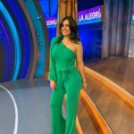 Luz Elena González Instagram - ¡Que venga la Alegría! 💖💞 Outfit @liverpool_mexico