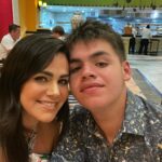 Luz Elena González Instagram - Estas risas no tienen precio!!!!!! Los amo con todo mi corazón ♥️ #mami #Santi #viaje #family #love #happy @vueleletravel @hrhrivieramaya