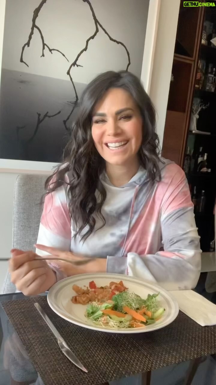 Luz Elena González Instagram - Protege tu hogar, protege a los tuyos con Raid Repelente Liquido Protección Familiar @raid #Protecciónparatodos #Publicidad
