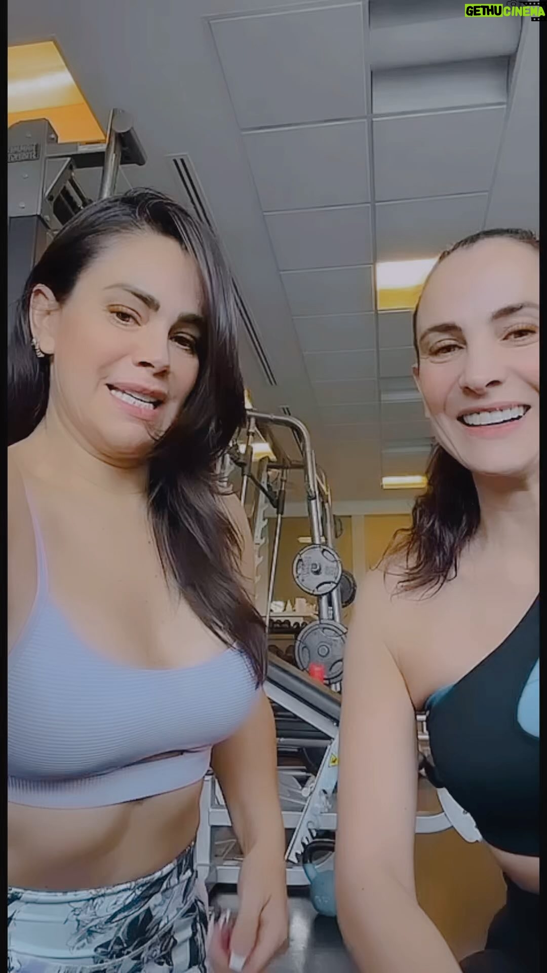 Luz Elena González Instagram - Entrenar con expertos te ayudará a lograr tus metas de una forma saludable y con resultados increíbles!!!!! Mi querida amiga @angie.ayub.lahud gracias por motivarme a comenzar con mis entrenamientos y consejos, gracias por estar para mi 🙌🏼🙏🏼❤️