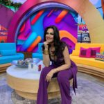 Luz Elena González Instagram - Feliz y agradecida terminando un día exitoso más de programa y con la canción de tendencia 🥳🍾🎊 desde el foro de Venga la Alegría Outfit @dreamsfstudio