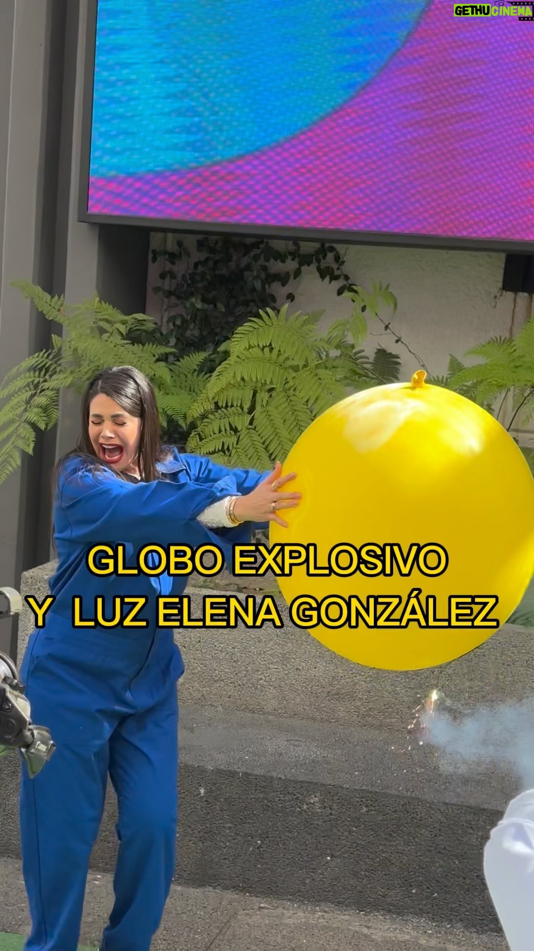 Luz Elena González Instagram - Pobre de nuestra @luzelenaglezz casi se le sale el corazón. 😂😂😂😂😂😂😂 #VLA