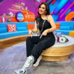 Luz Elena González Instagram - Nuestra querida @luzelenaglezz sigue recuperándose de su piecito. ¡Aún así siempre tiene la mejor actitud en las mañanas! Acompáñala mañana a las 8:55 AM en #VLA. 🤩✨💃🏻