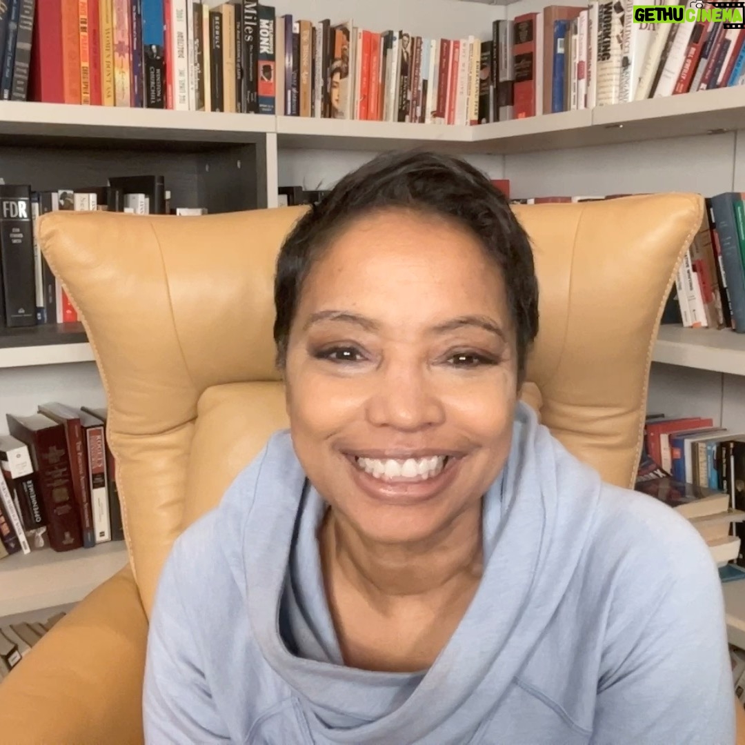 Lynn Toler - 32.9K Likes - I was unhappy with my unhappiness so I made a decision to do otherwise. I put on some #makeup, did my #hair. Put on what I thought was a clean sweatshirt but alas ... 😮 Y'all have a good day. They can't catch you if you keep moving.