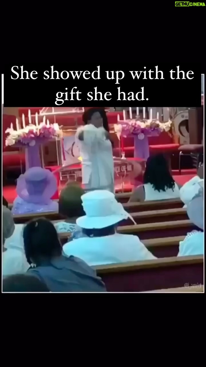 Lynn Toler - 7.4K Likes - I’m going to confess to a few moments of judgment. I saw this and I was like … what in the world?
But then I thought, who am I?
I am A judge.
But I’m not Her judge.
And I am most certainly not THE judge.
None of us are.
Once I stopped judging I just enjoyed.
My Mother’s Rules #43
I wish you piles of #peace and hampers full of happy. Alliterative metaphor compliments of the fact that I did a lot of laundry yesterday.
BigE used to do the laundry. 30 years.
I mean go figure: Turn a couple of a man’s favorite shirts pink and he never trusts you again.
Happy Sunday. #bekind #stayup