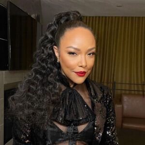 Lynn Whitfield Instagram - Your reminder that black is meant to sparkle, and so are you.😘🖤

I’ve missed you all my BEAUTIFUL instafam.😘 Shall we pick up our conversation where we left it off? How have you all been? 🤗

Makeup: @brandyallen using @welovecoco 
Hair: @alexander_armand 
Styled by: Me #houseofwhitfield 😉

#happymonday