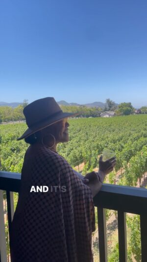 Lynn Whitfield Instagram - Where have I been you ask? All over! (quite a few things to catch up on☺️) But recently I’ve been making the most of the last days of summer at the @senzahotelnapa in Napa 💚 
#TraveLynnStyle