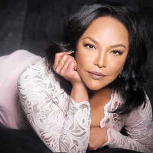Lynn Whitfield Instagram - Happy Good Friday💝💐🐰