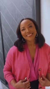 Lynn Whitfield Instagram - Good Morning Everybody! Hope you all have a very happy Valentine’s Day! And always remember that you are gorgeous 💗💗💗 💄: @brandyallen 💇🏾‍♀️: @alexander_armand