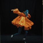 Lyubov Aksyonova Instagram - Сегодня День рождения у «крёстного отца» одного из моих самых любимых музыкальных жанров (на данный момент), настоящего режиссёра музыкального театра и человека, открывшего для меня танец с новой стороны.⁣⁣⠀ ⁣⁣⠀ @raja_rams_tip_records - один из участников уникального музыкального явления под названием Shpongle, чья мелодия погружает в атмосферу удивительного путешествия в магическом лесу.⁣⁣⠀ ⁣⁣⠀ Мне повезло познакомиться с ним дважды. Один раз - когда я попала на его выступление, как диджея в Индии. Музыка, которую он играет, обладает необычной силой, она разрушает все барьеры и страхи и озаряет невероятно свободным посылом: «Как бы ты ни двигался, и чтобы ты не делал - ты не можешь ошибиться!». После такого я заново открыла для себя танец именно как свободу самовыражения.⁣⁣⠀ ⁣⁣⠀ Второй раз мы познакомились уже лично, и это оказался, наверное, самый молодой духом человек из всех, что я встречала в своей жизни. Каждое его слово, каждое движение словно пропитано сочетанием мудрости с детским творческим энтузиазмом. ⁣⁣⠀ ⁣⁣⠀ Выступление @raja_rams_tip_records - это всегда прорыв за личные границы, словно попадаешь на общее поле, где каждый становится равноправным участником событий. Музыка становится общим пространством, где ты легко можешь общаться с другими людьми, даже если вы из разных стран, культур или миров. Музыка это и есть язык.⁣⁣⠀ ⁣⁣⠀ Порой мы забываем, что это общая вечеринка, где диджей - это сама любовь. Хорошо, что Раджа нам об этом так здорово напоминает.⁣⁣⠀ ⁣⁣⠀ С днём рождения, @raja_rams_tip_records ! ⁣⁣⠀ Спасибо за все открытия, за энергетику и за то, что так сильно нас любишь.⁣⁣⠀ Happy Birthday @raja_rams_tip_records ! Thank you for divine moments of truth, for your energy and love! #12любличностей Фотограф: @evgeniymim Ассистент фотографа: @ak88photo Стилист: @aleksandra.georgie Ассистент стилиста: @bachurka Сет-дизайнер: @elyastrezhenyuk Ассистенты сет-дизайнера: @max_cormac @islamiya_z @gregory.leonovich Визажист и мастер по волосам: @koachman Арт визажист и мастер по волосам: @liatunik Маски: @nastia_pilepchuk Маска Shpongle: @supinatra Духи: @suss.iety @nikmartyn Фея:⁣⁣ @olga_nazaruk Он: @theman.unknown Фотостудия: @mayak_studios ❤️