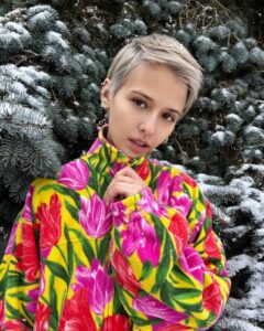 Lyubov Aksyonova Instagram - Стабильно меняюсь.