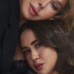 Lyubov Uspenskaya Instagram - ПРЕМЬЕРА новой песни "Мольба"!
Трек доступен на всех стриминговых площадках страны! Ссылка на прослушивание в сторис и в шапке профиля. 
Хочется выразить слова благодарности за эту прекрасную песню ее авторам: Марии Захаровой, Брендону Стоуну @brandonstonemusic и Марал Якшиевой ❤️
Ждём ваших комментариев ❤️
Ваши Любовь Успенская и PACHA TATI ❤️🙏🏻🦋 
#любовьуспенская #pachatati #татьянаплаксина #премьера #мольба #мариязахарова #брендонстоун #новаяпесня #успенская
