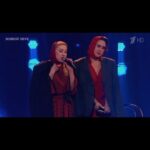 Lyubov Uspenskaya Instagram - Дорогие друзья, вчера на Первом канале состоялась премьера пятого праздничного выпуска проекта "Две звезды. Отцы и дети", посвящённого дню Великой Победы. Мы решили исполнить поистине вечную песню "Тёмная ночь", подарив ей новое звучание. Ждём вашего мнения о выступлении в комментариях, а также, хотим поздравить всех вас с наступающим праздником - Днём Победы! Пусть в вашем доме всегда будет мир, уют и светлое небо над головой ❤️ Ваши Люба и TATI ❤️ #двезвезды #деньпобеды #сднемпобеды #темнаяночь