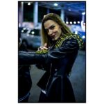 Lzzy Hale Instagram - Lzzrds, Snakes, and long long fingers in Brisbane.