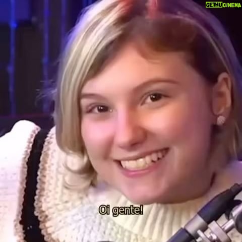 Márcio Garcia Instagram - Pensei muito antes de decidir compartilhar este vídeo da Isabel Veloso com vocês! E após ponderar decidi fazê-lo hoje, numa segunda feira. Pra que você, assim como eu, reavalie alguns conceitos e valores sobre a vida! Este depoimento, com certeza o mais forte que já ouvi em toda a minha vida, mexeu demais comigo! Não apenas pelo fato da Isabel ser mais jovem do que a minha única filha, mas também pela transformação imediata que ele me fez passar do momento em que comecei a assisti-lo até o momento em que terminei! Quantas vezes me vitimizei ou me desanimei sem um real motivo! Quantas vezes denominei de problema uma mero infortúnio! E quantas vezes deixei de agradecer a Deus pelo simples fato de me levantar sabendo que tenho uma vida pela frente… perdão meu Deus! Perdão! E obrigado por tudo! Isabel, meu amor, receba todo meu carinho e toda a luz que este mundo pode lhe trazer! Que você seja acolhida e amada pela sua familia e amigos todos os dias. Vou incluí-la em todas as orações que fizer pelos meus filhos de hoje até quando eu tiver força e lucidez pra continuar orando! Lhe prometo que o farei! Apesar da sua conformidade pedirei por um milagre pois por mais que eu saiba que Deus tem uma plano maravilhoso pra você ao lado dele não acho justo com você e muito menos com os seus pais! Me perdoe por dizer isso! 🙏🏼❤️ E você, que me segue por aqui, reflita muito sobre a mensagem da Isabel! Não derrame suas lágrimas em vão e sem compreender verdadeiramente e sem se lembrar diariamente a mensagem tão valiosa que ela não trouxe! Seja grato! Enxergue o próximo! Não se vitimize! Agradeça a Deus diariamente e dê valor a tudo que você tem e a todas as pessoas que estão a sua volta! Que Deus abençoe a nossa semana e que continue confortando e enchendo de fé o coração e a mente da Isabel e de sua família!