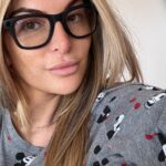 Mélanie Amar Instagram – Quand je demande a mon cerveau de reflechir 😂😊