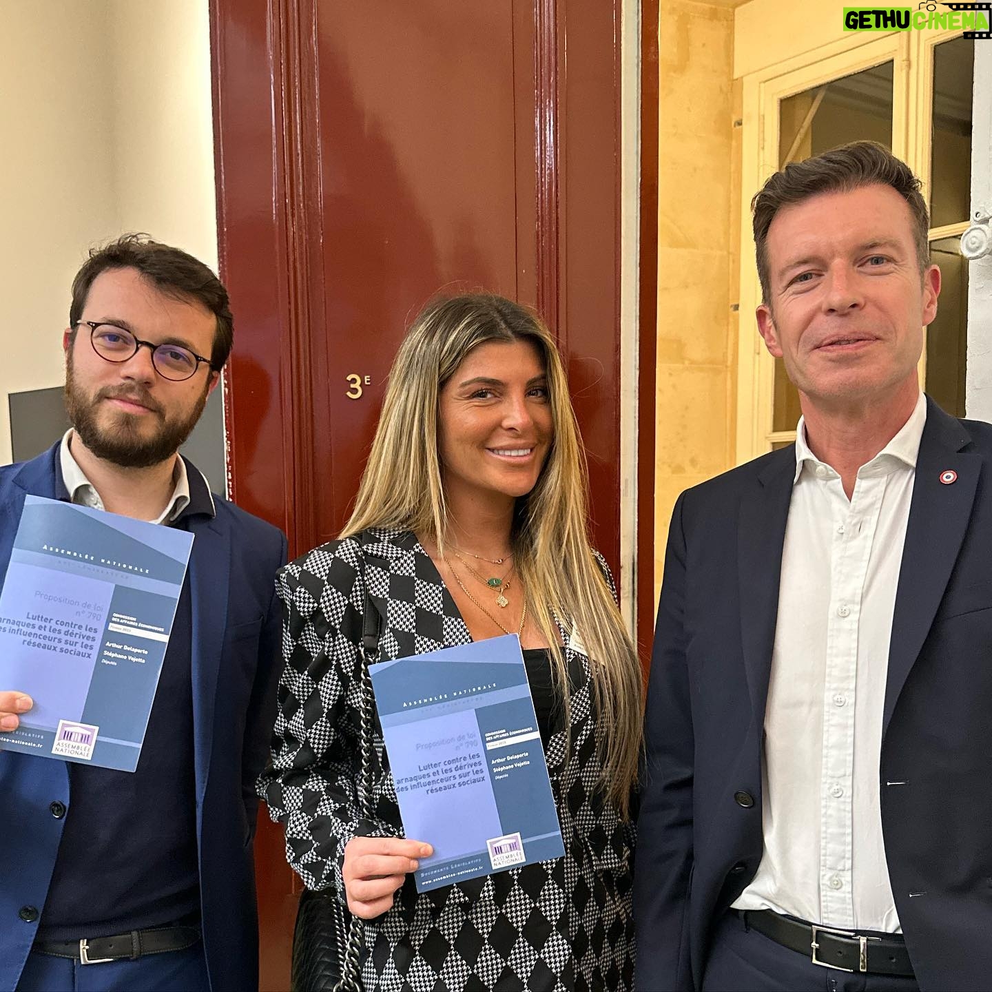 Mélanie Amar - 3 Likes - Merci aux deputés @arthurdelaporte & @stephane.vojetta pour cette audition à l’assemblée nationale ⭐️
À toute ma communauté, mes copines, mes stars, sachez que je m’excuse si vous avez ete blessés, par un de mes anciens placements de produits.
Ce n’etait pas mon intention de faire quelques choses de mal.
En tout cas sachez que depuis 1 an, et demi que je fais tres peu de placement de produit et je vais continuer dans ce chemin la !
Je vous promets de vous proposer uniquement des bons plan de qualité et surtout vous faire rire au quotidien💕.
Etre aussi influencer, c’est reconnaitre ces erreurs et s’excuser quand il le faut , pour etre une meilleure personne pour vous ..
Je vous aime mes potos d’amour ❤️
Tous pour la lois des influenceurs 😁🙏