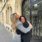 Mélanie Amar Instagram – Ma mere capillaire forever @judith_royalextension ❤️
J’en profite aussi pour dire que je t’aime tres tres fort depuis toutes ces années ou tu t’es occupé de moi comme si tu m’avez pondu 😂😅
You are ma sauveuse capillaire, sans toi je serai chauve avec une perruque qui tomberai 18 fois par jour 😜😂 

Bref, si vous rencontrez des problemes de pertes de cheveux comme moi, ne paniquez pas, Judith a la solution ✨
Rendez vous chez @royalextension, les meilleures! Et je vous le dis par experience avec un bon entretien, ça n’abime pas les cheveux ☺️❤️ & ça pousse toujours 😁🥰

#pasdecollaboration