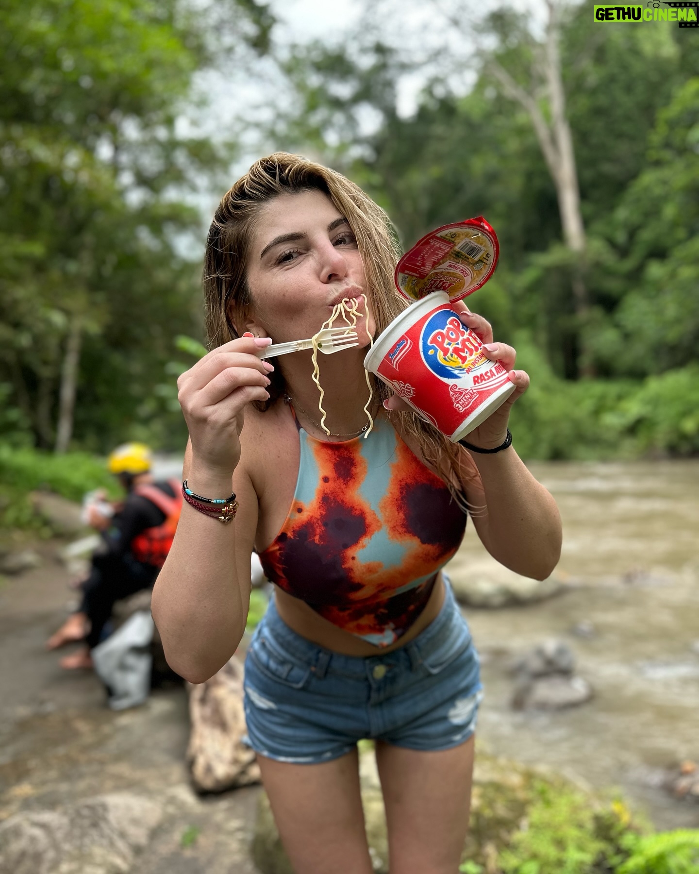 Mélanie Amar - 3 Likes - Les meilleures nouilles de ma vie, il a fallu aller dans la jungle pour les manger 😢😅
#bali #island #noodles #raftingtrip #lifestylephotography