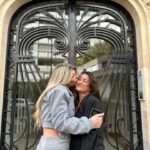 Mélanie Amar Instagram – Ma mere capillaire forever @judith_royalextension ❤️
J’en profite aussi pour dire que je t’aime tres tres fort depuis toutes ces années ou tu t’es occupé de moi comme si tu m’avez pondu 😂😅
You are ma sauveuse capillaire, sans toi je serai chauve avec une perruque qui tomberai 18 fois par jour 😜😂 

Bref, si vous rencontrez des problemes de pertes de cheveux comme moi, ne paniquez pas, Judith a la solution ✨
Rendez vous chez @royalextension, les meilleures! Et je vous le dis par experience avec un bon entretien, ça n’abime pas les cheveux ☺️❤️ & ça pousse toujours 😁🥰

#pasdecollaboration