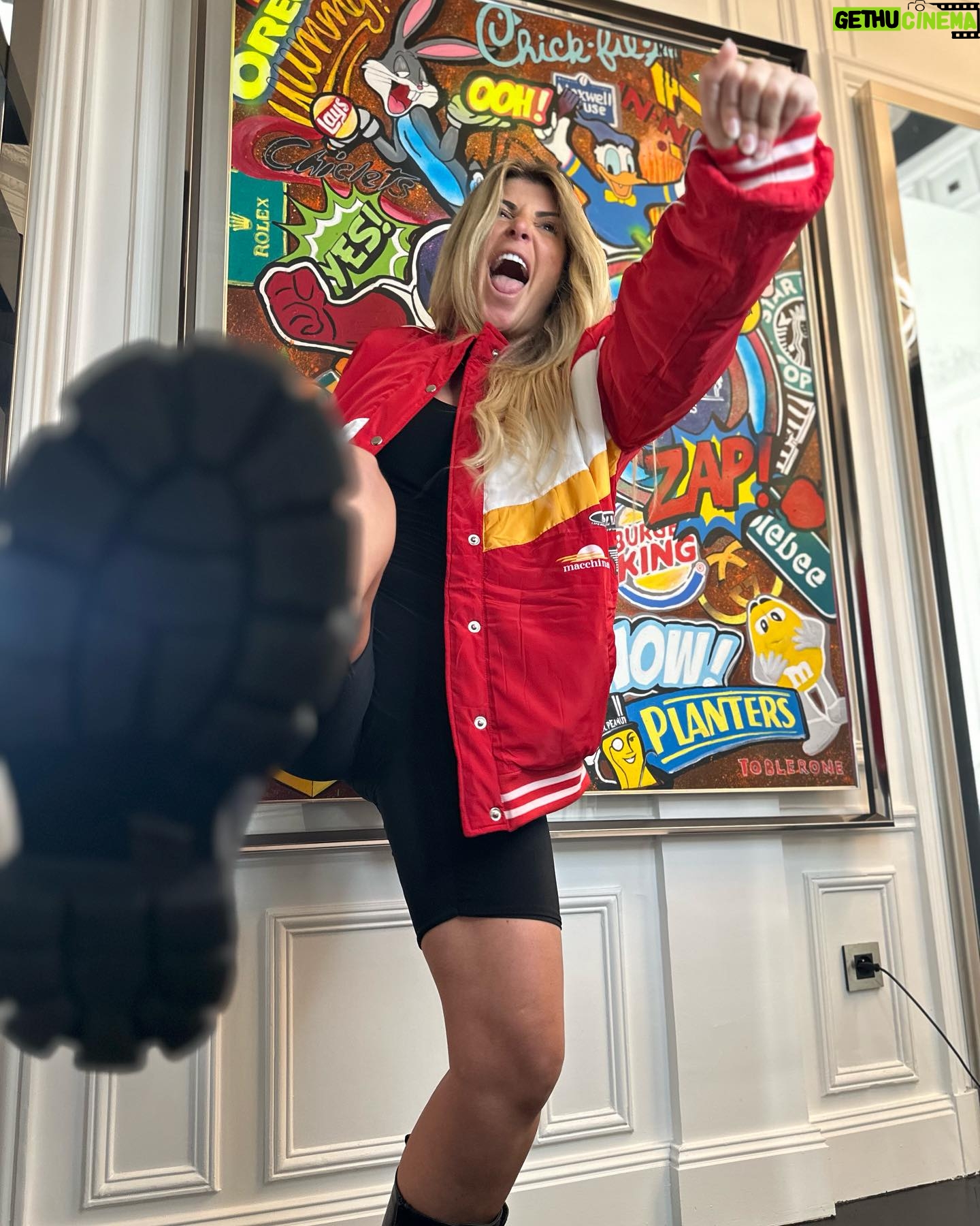Mélanie Amar - 3 Likes - Option Déterminée Activée ! 😈
@prettylittlething
#publicité