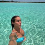 Mélanie Orlenko Instagram – Ces photos ne sont-elles pas magiques ? 🧜🏼‍♀️🐠 
@la_cle_de_playa