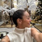 Mélanie Orlenko Instagram - En route vers 2024 🚀 Recap 2023 my Deaaaaaar : Janvier 23: on commence l’année à Paris ✨ Février 23: toujours celib mais j’pars au Mexique 🇲🇽🥳 Mars 23: je fête mes 30 ans avec toute ma famille ♾️🍾 Avril 23: saison ski, Courchevel etc.. ❄️ Mai 23: je commence à beaucoup trop aimer mon séjour à Marrakech 🥹 Juin 23: Marbella entre girls 🇪🇸🥂 Juillet 23: ça y’est j’emménage à Marrakech 🇲🇦🥰 Août 23: Mexique mais cette fois en couple 😅💍 Septembre 23: je vis un effroyable séisme à Marrakech 😔🙏🏼 Octobre 23: Disneyland pour Halloween 🎃 Novembre 23: je visite Casa 🇲🇦 Décembre 23: je fêtes Noël en France avec toute ma famille ❤️