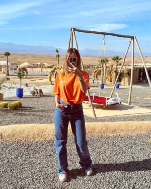 Mélanie Orlenko Instagram - Desert 🌵🐪 🧡
Ref de ma tenue @sheinfrance_ :
Cottnline T-Shirt Cocotier Et Lettre : 23380624
SHEIN Tall Jean Droit À Poche : 23083219
Avec mon code : BFMELANIE
-15% dès 29€ d’achat, -20% dès 69€ d’achat sur tout le site français @sheinofficial  #SHEINblackfriday #SHEINGoodFinds #SHEINforAll #loveshein #saveinstyle #publicité 
Collaboration commerciale rémunérée
