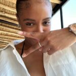 Mélanie Orlenko Instagram – Tu penses que je l’ai lu ou c’était juste pour la photo ?
@fellah_hotel