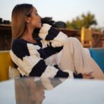 Mélanie Orlenko Instagram - Pull marinière: SHEIN Essnce Two Tone Cable Knit Drop Shoulder Sweater (11248498) . Pantalon beige: DAZY High Waist Plicated Detail Pants (14461491) . Avec mon code MELANIE3 profitez de -15% dès 29€ d'achat ou -20% des 69€ d'achat sur tout le site français ! Les French Days @sheinfrance_ c’est les meilleurs produits, les meilleurs choix #SHEINFrenchDays2023 jusqu'à -70 % de réduction ! . #SHEINFrenchDays2023 #saveinstyle #accessibleettendance #publicité