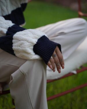 Mélanie Orlenko Instagram - Pull marinière: SHEIN Essnce Two Tone Cable Knit Drop Shoulder Sweater (11248498)
.
Pantalon beige: DAZY High Waist Plicated Detail Pants (14461491)
.
Avec mon code MELANIE3 profitez de -15% dès 29€ d'achat ou -20% des 69€ d'achat sur tout le site français ! 
Les French Days @sheinfrance_ c’est les meilleurs produits, les meilleurs choix #SHEINFrenchDays2023 jusqu'à -70 % de réduction !
.
 #SHEINFrenchDays2023 #saveinstyle #accessibleettendance #publicité
