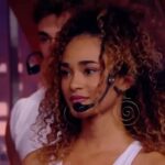 Mélanie Thomas Instagram – All night long 1st performance on TV 🫶🏼 @sbtthenoite